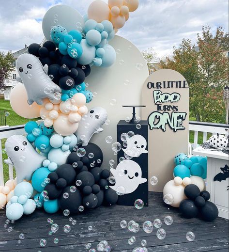 Spooky One First Birthday Centerpieces, Our Little Boo Is Turning One, October Baby Birthday, Booday Party, First Halloween Birthday, Halloween Baby Birthday, Halloween 1st Birthday Party, Baby Halloween Party, Globos Halloween