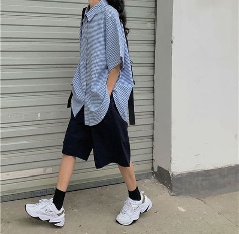 Fete Emo, Androgynous Outfits, Baggy Clothes, Tomboy Outfits, Tomboy Style Outfits, Outfit Aesthetic, Tomboy Fashion, Aesthetic Grunge, Color Shorts