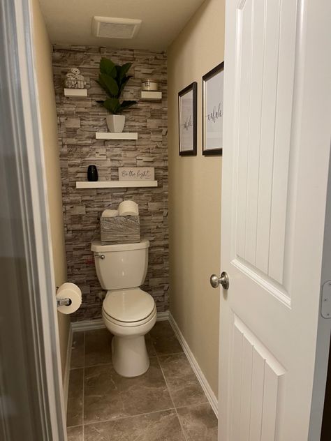 Small Toilet Room Design, Brick Wallpaper Bathroom, Water Closet Decor, Wallpaper Half Bath, Small Half Bathrooms, Toilet Closet, Galley Kitchen Layout, 12 Wallpaper, Half Bathroom Decor