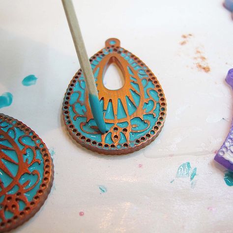 Wood Jewerly, Diy Resin Earrings, How To Make Resin, Making Resin Jewellery, Wood Resin Jewelry, Boho Chic Earrings, Resin Jewelry Diy, Resin Jewelry Making, Resin Tutorial