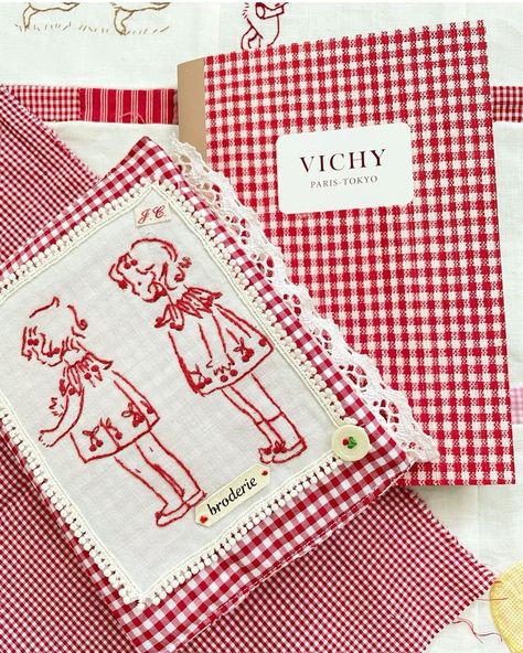 Picnic Embroidery, Redwork Embroidery, Hand Embroidery Projects, Embroidery Bags, Creative Embroidery, Clip Art Vintage, Handmade Purses, Handmade Journals, Fabric Book