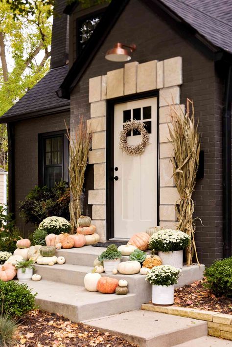 Fall Front Doors, Cement Front Porch, Front Entry Ideas, Door Fall Decor, Modern Fall Decor Ideas, Front Porch Steps, Boost Curb Appeal, Modern Fall Decor, Entry Ideas