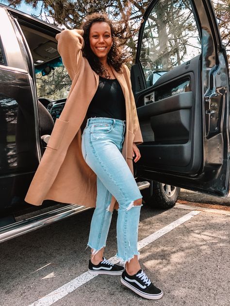 Tan Vans Outfit, Camel Cardigan Outfit, Platform Vans Outfit, Paris Outfits Spring, Wool Camel Coat, Duster Outfit, Long Camel Coat, Coat 2020, Camel Coat Outfit