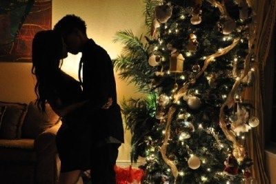 nothing beats the romance you find within yourself at christmas time #love #boyfriend #romance Christmas Couple Photos, Christmas Couple Pictures, Christmas Shoot, Romantic Christmas, Christmas Photography, Christmas Gifts For Boyfriend, Christmas Photoshoot, Christmas Couple, Cute Relationship Goals