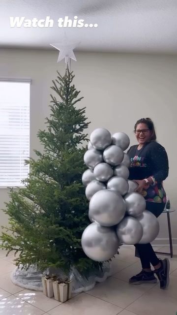 Christmas Tree With Balloons, Tree With Balloons, Tree Balloon, 2023 Christmas Tree, Diy Christmas Decorations Dollar Store, Balloon Tree, Christmas Wreaths Diy Easy, Christmas Bathroom Decor, Days Till Christmas