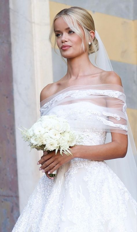 Frida Aasen Wedding Dress, Frida Aasen Wedding, Frida Wedding, Sofia Richie Wedding, Her Vows, Frida Aasen, Wedding Dress 2024, Wedding Dress Prices, Off Shoulder Wedding Dress