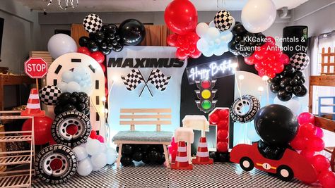 Ferrari Party, Race Car Party Decorations, Racing Party, Baby Birthday Invitations, Car Theme, Cars Theme Birthday Party, Race Party, Race Car Party, Car Themes