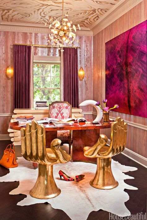 Kelly Wearstler Interiors, Estilo Kitsch, Hand Chair, California Decor, Midas Touch, Manhattan Apartment, Hill Interiors, Colour Design, Kelly Wearstler