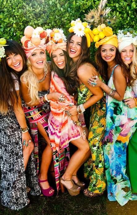 Pool Party Dress Code, Tropical Party Outfit, Luau Party Outfit, Hawaiian Party Outfit, Diy Karneval, Havana Nights Dress, Havana Party, Havana Nights Party, Luau Outfits