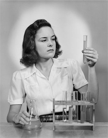 1940s Women, Canvas Photo Wall, Wall Art Photo, Women Scientists, Mad Science, Female Reference, Grad Pics, Grad Photos, Science Experiment