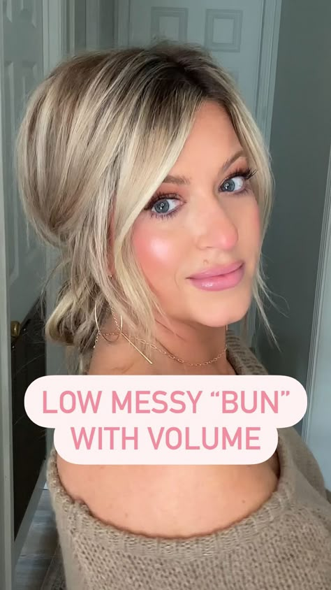 Bun With Volume, Easy Messy Hairstyles, Low Messy Bun, Messy Ponytail Hairstyles, Low Messy Buns, Simple Beauty Tips, Easy Hairstyles Quick, App Log, Ponytail Hairstyles Easy