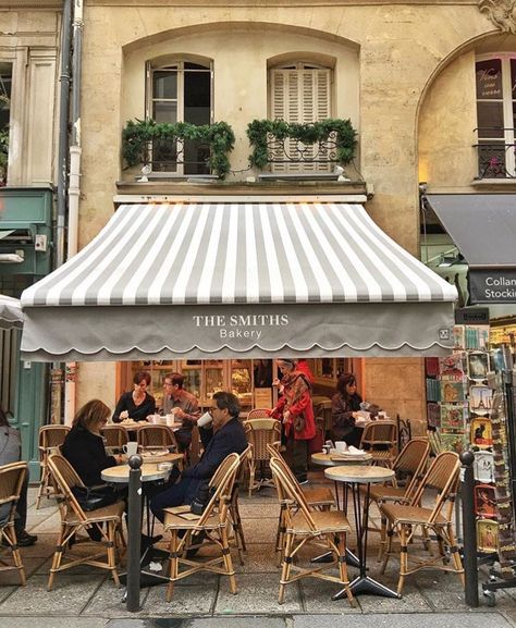 Outdoor Cafe French, French Coffee Shop, Italian Shop, Shop Architecture, Coffee Shop Concept, Cafe Exterior, European Cafe, Opening A Coffee Shop, Kids Cafe