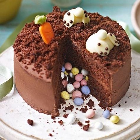 Bright, beautiful and bold Easter cake inspiration | Stylist Easter Cake Recipes, Dessert Original, Easter Lunch, Pinata Cake, Easter Bunny Cake, Easter Baking, Bunny Cake, Easter Cupcakes, Easter Dessert