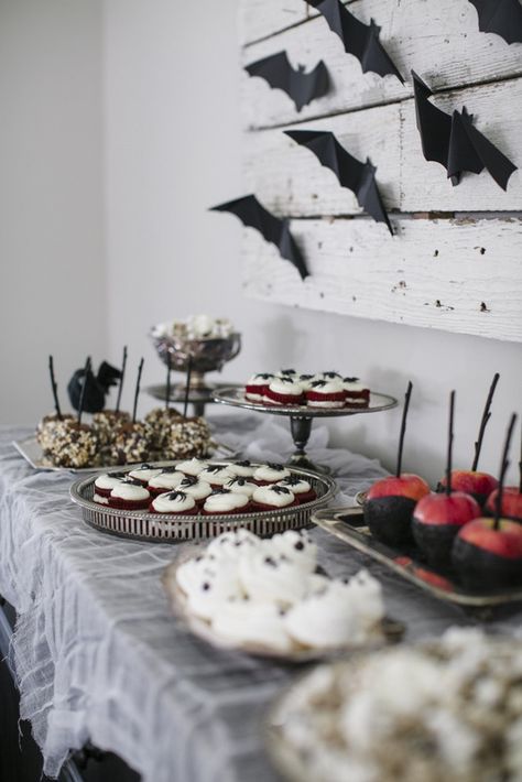 Halloween Dessert Table Halloween Treat Table, Diy Halloween Desserts, Halloween Dessert Table, Jenny Cookies, Table Halloween, Entertaining Tips, Treat Table, Halloween Entertaining, Red Velvet Cake Mix