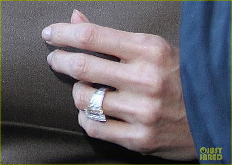 Angelina Jolie #engagement-ring Angelina Jolie Wedding Ring, Angelina Jolie Engagement Ring, Angelina Jolie Wedding, Alternative Rings, Angelina Jolie Style, Roosevelt Hotel, Ring Photography, Celebrity Engagement Rings, Ring Settings