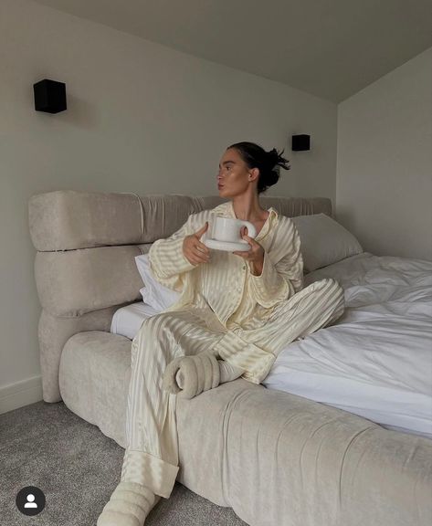 Daily Sleeper, Alicia Roddy, China Street Fashion, Moodboard Inspo, At Home Outfits, Comfortable Pajamas, Two Piece Pants Set, Healthy Lifestyle Inspiration, Cute Pajamas