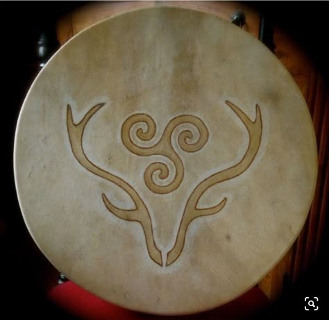 Celtic Deer, Druid Symbols, Drum Lessons For Kids, Deer Spirit, Art Viking, Symbole Viking, Drums Art, Viking Art, Celtic Symbols