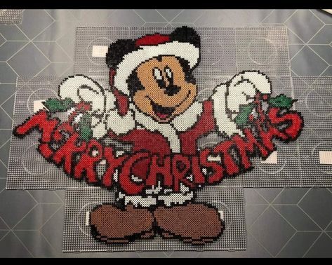 Disney Christmas Perler Bead Patterns, Hama Beads Patterns Disney, Disney Hama Beads Pattern, Hama Beads Disney, Hama Disney, Hama Beads Christmas, Melty Bead Designs, Christmas Perler Beads, Hama Mini