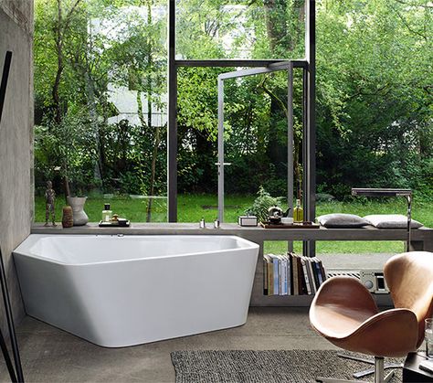 Find a wide range of designer products at QS Supplies. This Duravit Paiova 1900 x 1400mm 5 Corner Right Built In Bath With Frame features 2 backrest slope MPN: 700401000000000. Soaking Tubs Master Bath, Built In Bath, Modern Luxury Bathroom, Corner Bath, Bad Inspiration, Corner Tub, Soaker Tub, Bathroom Goals, Bathroom Shop