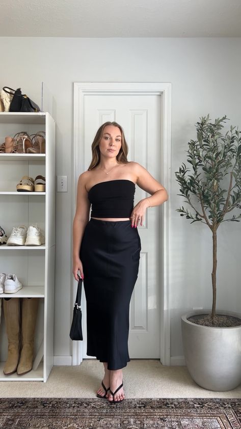 Black Satin Skirt Outfit, Maxi Skirt Formal, Black Midi Skirt Outfit, Silk Skirt Outfit, Vacay Fits, University Outfits, Black Satin Skirt, Satin Skirt Outfit, Black Silk Skirt