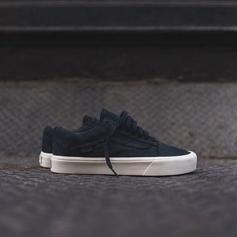 Vans Vault Old Skool Lite lx Gym Progress Quotes, Estilo Vans, Gym Progress, Progress Quotes, Mens Vans Shoes, Shoes For, Tenis Vans, Vans Vault, Skateboarder