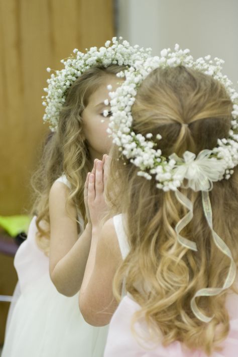 baby's breath halo, flower girl halo Flower Girl Halo, Girls Halo, Flower Wreath Hair, Flower Girl Crown, Girls Crown, Babies Breath, Flower Girl Hairstyles, Wedding Flower Girl, Flower Crowns