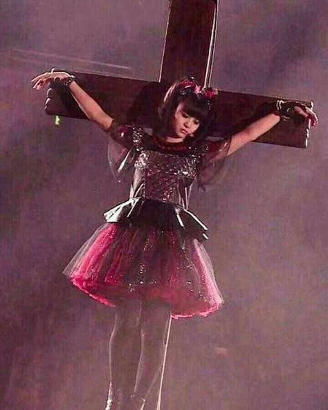 Moa Kikuchi, Baby Metal, Tokyo Dome, Rock Baby, Wendy Red Velvet, Japanese Pop, Blackest Night, 2000s Fashion Outfits, Glam Rock