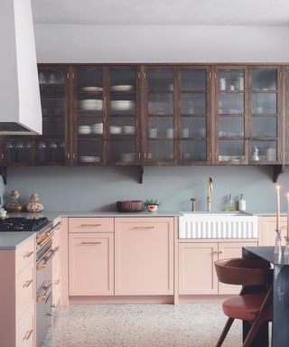 Pink Kitchen Cabinets, Two Tone Kitchen, Kitchen Colour Schemes, L Shaped Kitchen, Terrazzo Flooring, Modern Kitchen Cabinets, Pink Kitchen, Upper Cabinets, Bespoke Kitchens