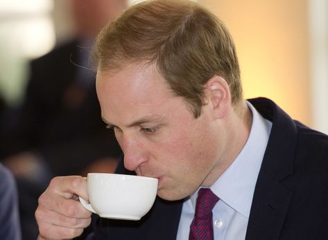 British Stereotypes, Growing Pineapple, Principe William, Retro Cafe, British Tea, Mind Blowing Facts, Cuppa Tea, Life Stories, British Royal Family