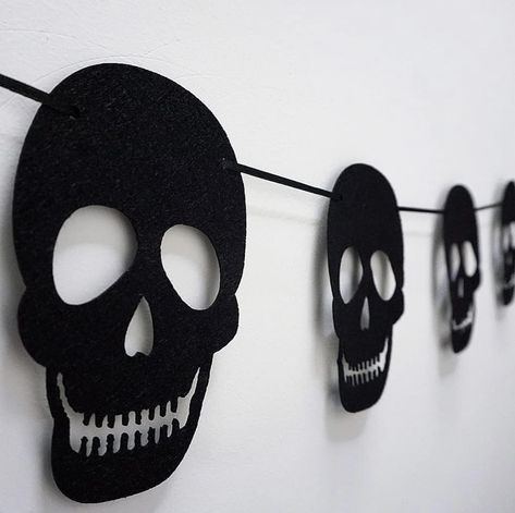 2 Pack Black Felt Skull Garland Banner Skeleton Garland for Halloween Banner DIY Home Decor Birthday Party Decorations Supplies by SaktopDeco Gothic Birthday Party, Skeleton Garland, Skull Garland, Felt Skull, Gothic Birthday, Party Decorations Diy, Garland Halloween, 5th Birthday Party Ideas, Halloween Fest