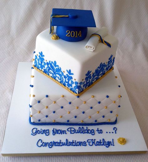 Graduation Cake Blue And Gold, Square Graduation Cakes, Blue And Gold Graduation Cake, Degree Cake, Blue And Gold Graduation, High School Graduation Cakes, Diy Graduation Decorations, Graduation Cake Designs, Graduation Party Desserts