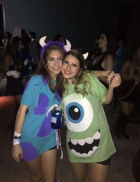 Monster Ag Kostüm, Easy Last Minute Halloween Costume, Last Minute Halloween Costume Ideas, Meme Costume, Last Minute Halloween Costume, Friend Costumes, Cute Group Halloween Costumes, Halloween Costumes For Teens Girls, Costume Disney