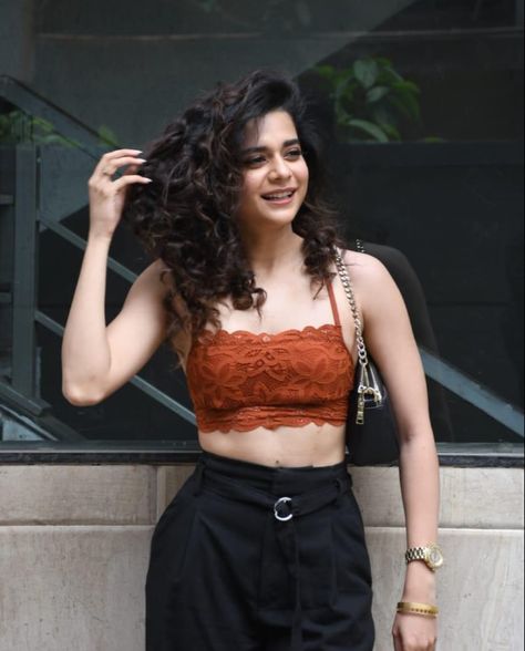 Sizzling Images of Mithila Palkar! Bridal Nose Ring, Mithila Palkar, Traditional Outfits, Nose Ring, Actresses, Ring, Beauty, Quick Saves