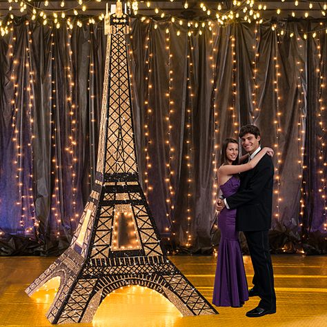 Evening In Paris Theme Party, Paris Prom Theme, 3d Eiffel Tower, Bolo Paris, Paris Sweet 16, Eiffel Tower Lights, Evening In Paris, Paris Birthday Parties, Quinceanera Planning