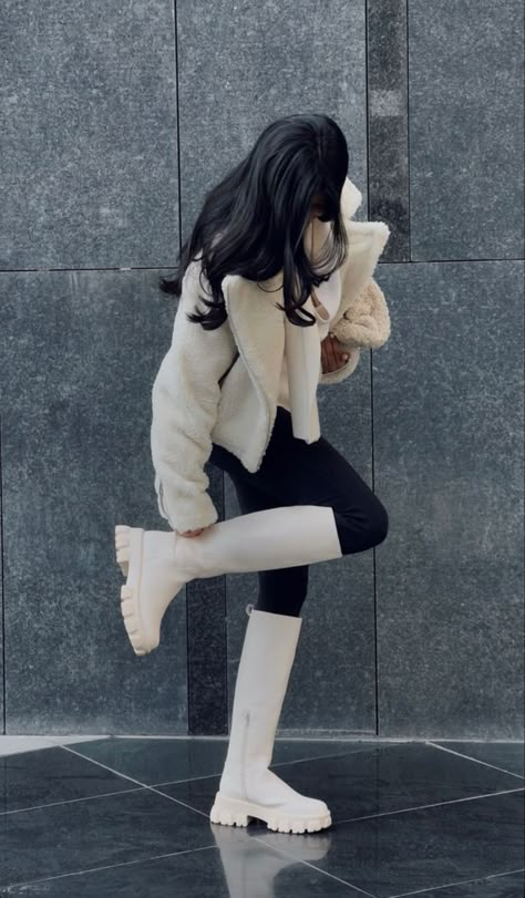 Best Winter Outfits, Classy Winter Outfits, Winter Fashion Outfits Casual, London Outfit, Cold Outfits, Fashion Mistakes, Midi Skirts, Lookbook Outfits, Winter Fashion Outfits