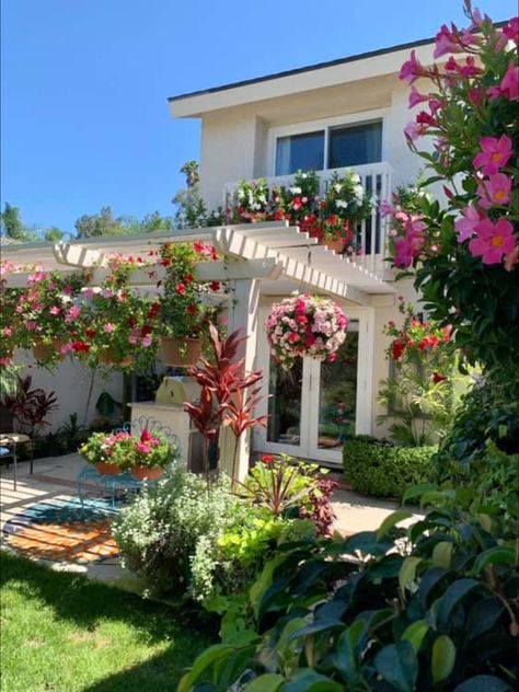 Simple Backyard Ideas, Simple Backyard, Garden Magic, Backyard Oasis Ideas, Easy Backyard, Spanish Style Homes, Small Balcony Ideas, Budget Backyard, Balcony Ideas