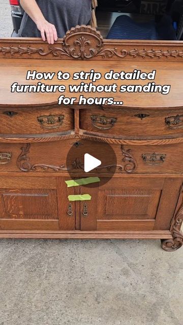 Diy Furniture Legs Ideas, Antique Diy, Wood Refinishing, Stripping Furniture, Refinishing Furniture Diy, Upscale Furniture, Furniture Flip, Furniture Refinishing, Diy Furniture Renovation