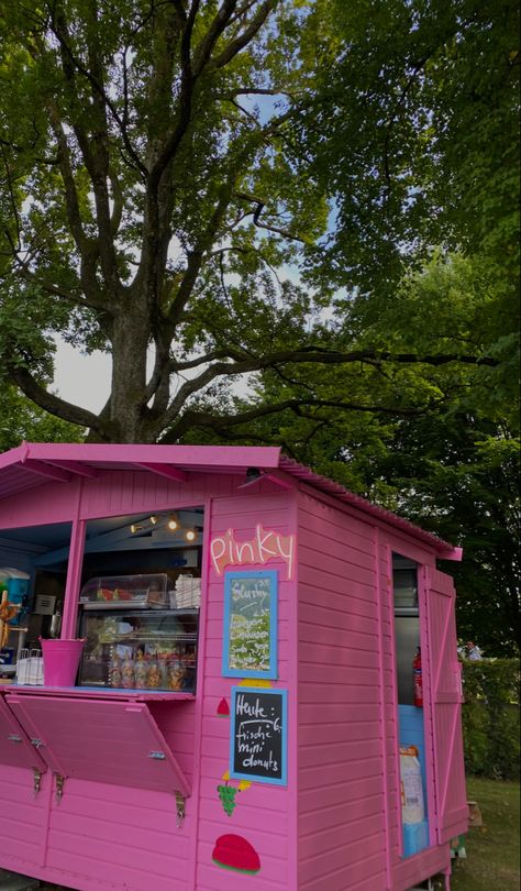 lemonade stand, summer, pink, sun, green trees Snow Cone Stand Aesthetic, Preppy Lemonade Stand, Lemonade Trailer Food Truck, Aesthetic Lemonade Stand, Soda Shop Aesthetic, Snowcone Business, Lemonade Stand Aesthetic, Lemonade Trailer, Lemonade Truck