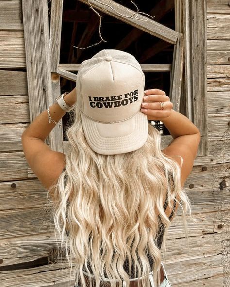 Restocks just hit the website!!🤠 Cute Rodeo Hairstyles, Western Hairstyles, Western Photoshoot Ideas, Cowboys Hats, Cowboys Hat, Pretty Blonde Hair, Cute Horse Pictures, Dirty Blonde Hair, Prom Dresses With Pockets