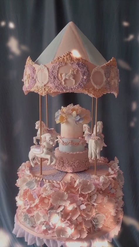 @cestsibon.id shared a video on Instagram: “Merry-go-rounds Birthday Theme” • Aug 6, 2021 at 4:49am UTC Merry Go Round Cake, Mary Go Round, Merry Go Round Carousel, Carousel Cake, Birthday Aesthetic, Beautiful Birthday Cakes, Round Cake, Beautiful Birthday, 1st Birthday Cake