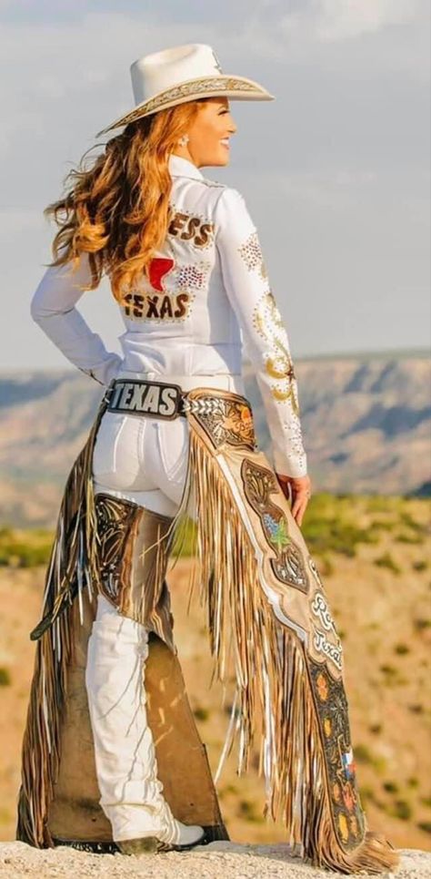 Rodeo Costume Woman, Rodeo Fashion Western Style, Rodeo Royalty Outfits, Retro Rodeo Fashion, Rhinestone Cowgirl Aesthetic, Rodeo Queen Photoshoot Ideas, Rodeo Queen Pants, Rodeo Queen Costume, Rodeo Queen Photoshoot