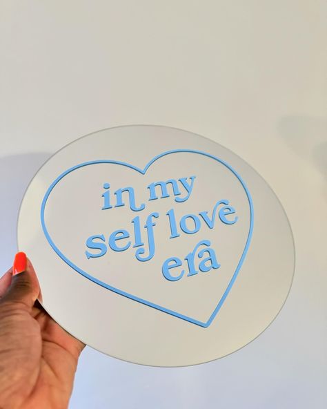 Mirror Painting Ideas Aesthetic, Mirror Painting Ideas, Mirror Writing, Painted Mirror Art, Custom Mirrors, Mirror Painting, Mirror Art, Makeup Mirror, Marker Art