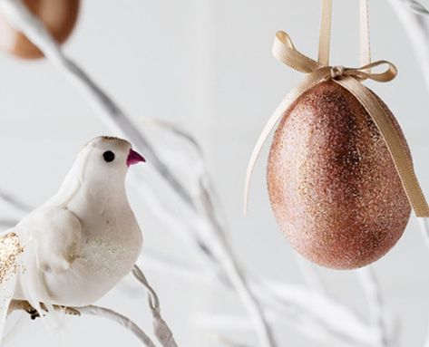 Want to decorate with a difference this Christmas? Try this project. Shell Christmas Ornaments, Beautiful Christmas Ornaments, Blown Eggs, How To Make Eggs, Homes To Love, Shell Ornaments, Egg Shell, Glitter Ribbon, Egg Art