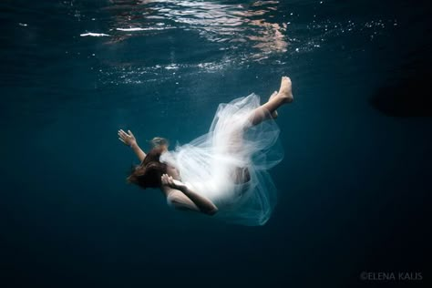 Underwater Portrait, Between Two Worlds, Water Nymphs, Underwater Art, Underwater Photos, Water Photography, Water Art, Underwater Photography, Beautiful Photography