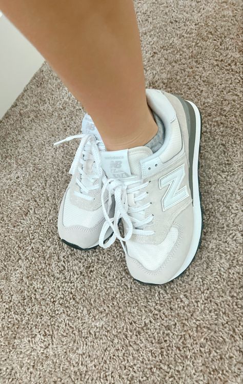 New Balance Boots, Newbalance Shoes, Nb Shoes, Staple Shoes, Shoes For School, New Balance Outfit, Back To School Shoes, Shoes Outfit Fashion, Cute Sneakers