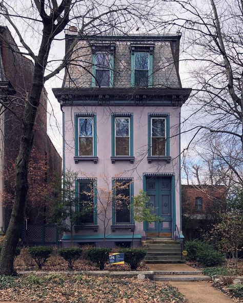 Matthew Dickey on Instagram: “Lafayette Square • Continuing a mini series of St. Louis mansards. I don’t know much more about the area (than shared in previous posts) so…” Lafayette Square, Victorian Houses, Mini Series, I Don T Know, Don T Know, Victorian Homes, St Louis, Art Inspiration, Exterior