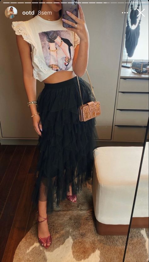 Tulle Top Outfits, Tulle Skirt Outfit Casual Street Style, Tulle Skirt Outfits Casual, Tutu Skirt Outfit, Tulle Skirts Outfit, Look Boho Chic, Look Grunge, Moda Chic, Looks Chic