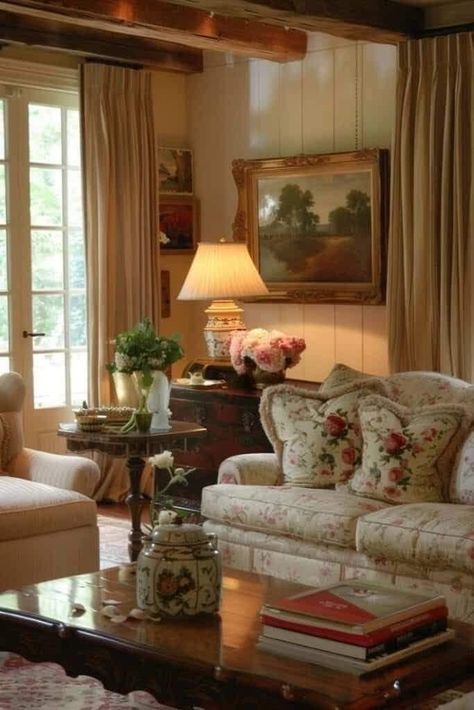 English Living Rooms, French Country Family Room, English Cottage Living Room, French Cottage Living Room, Cottage Core Living Room, Country Cottage Living Room, Country Cottage Living, Lady Decluttered, Country Style Living Room