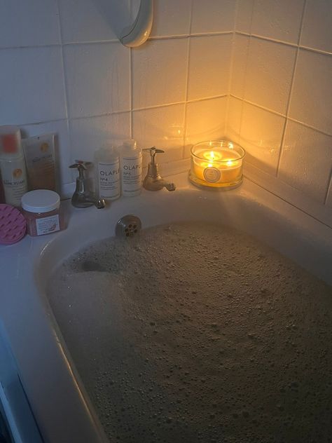 Relaxing Asthetic Picture, Bath Tub Aesthetic Night, Aesthetic Night Routine Pictures, Relaxing Day Aesthetic, Nightly Routine Aesthetic, Prioritizing Health Aesthetic, Cozy Sleep Aesthetic Night, 2024 Vision Board Aesthetic Pictures Self Care, Night Selfcare Aesthetic