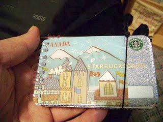 how to make a recycled credit card book Credit Card Crafts, Art From Recycled Materials, Reuse Crafts, Upcycle Plastic, Security Envelopes, Recycle Crafts Diy, Today's The Day, Starbucks Card, Gift Card Craft